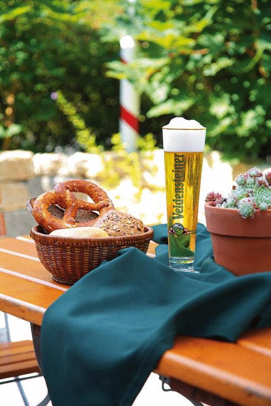 Hotel Landgasthof Wallburg Eltmann Екстериор снимка
